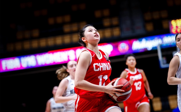 媒体人：李沅珊是李梦接班人 目前就缺持球单打和打挡拆的经验