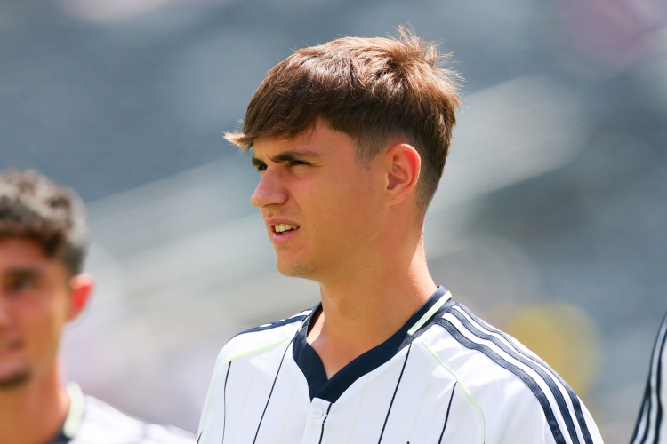 每体：如果赫伊森因红牌停赛，皇马青训小将阿瓜多将迎来登场机会